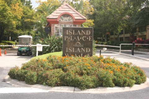 Condo in Tampa, Florida, 2 bedrooms  № 1882859 - photo 1