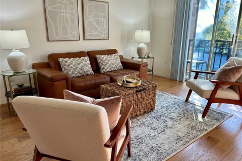Condo in Tampa, Florida, 2 bedrooms  № 1882859 - photo 5