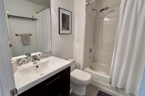 Condo in Tampa, Florida, 2 bedrooms  № 1882859 - photo 28