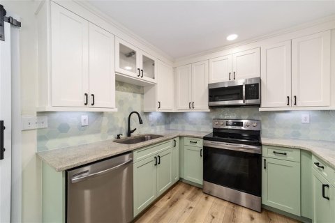 House in Ocala, Florida 2 bedrooms, 104.33 sq.m. № 2225773 - photo 8