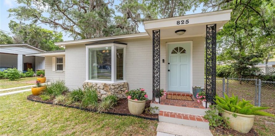 House in Ocala, Florida 2 bedrooms, 104.33 sq.m. № 2225773