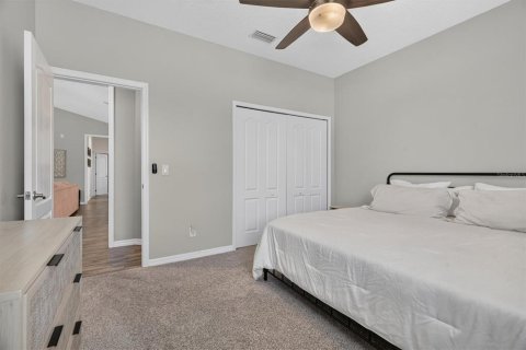 House in Orlando, Florida 4 bedrooms, 278.71 sq.m. № 2324563 - photo 25