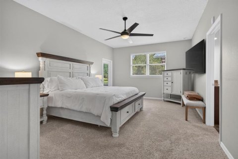House in Orlando, Florida 4 bedrooms, 278.71 sq.m. № 2324563 - photo 17