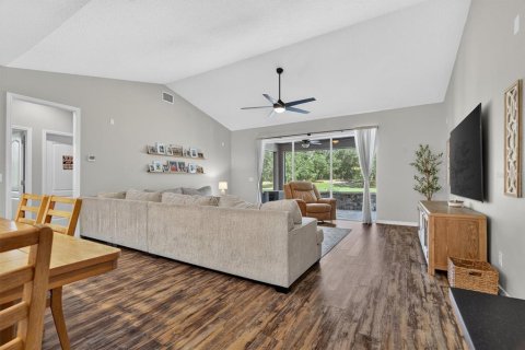 House in Orlando, Florida 4 bedrooms, 278.71 sq.m. № 2324563 - photo 14