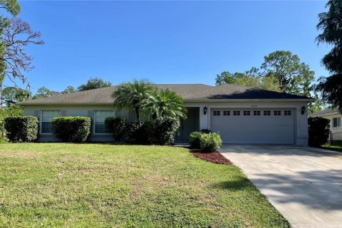 Villa ou maison à North Port, Floride 4 chambres, 147.9 m2 № 2411419