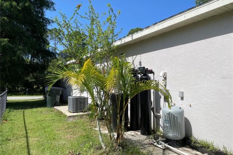 Villa ou maison à vendre à North Port, Floride: 4 chambres, 147.9 m2 № 2411419 - photo 25