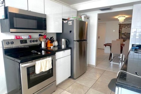Copropriété à louer à Hallandale Beach, Floride: 1 chambre, 91.23 m2 № 1857344 - photo 21