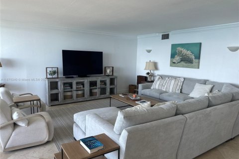 Condo in Key Biscayne, Florida, 2 bedrooms  № 1921780 - photo 6
