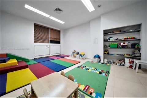 Condo in Key Biscayne, Florida, 2 bedrooms  № 1921780 - photo 19
