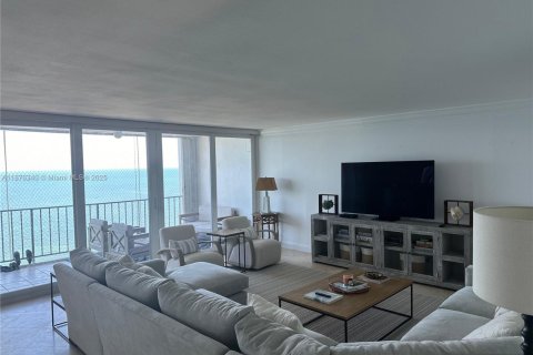 Condo in Key Biscayne, Florida, 2 bedrooms  № 1921780 - photo 2