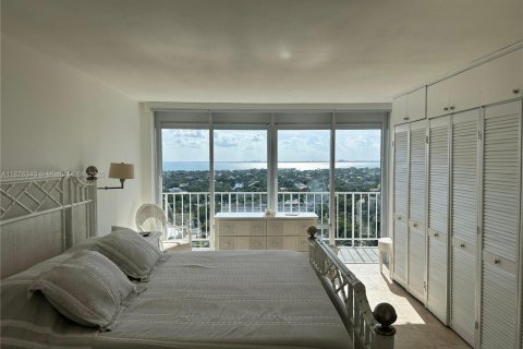 Condo in Key Biscayne, Florida, 2 bedrooms  № 1921780 - photo 8