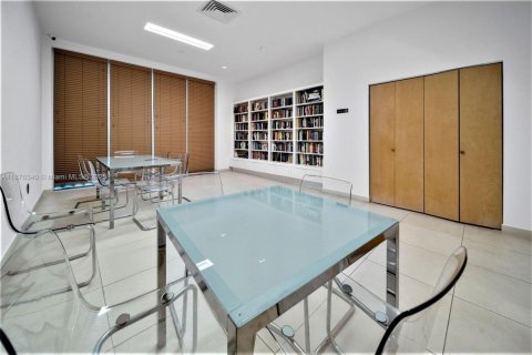 Condo in Key Biscayne, Florida, 2 bedrooms  № 1921780 - photo 18