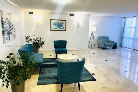 Купить кондоминиум в Халландейл-Бич, Флорида 1 спальня, 85.01м2, № 1983942 - фото 8