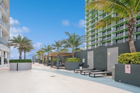 Copropriété à vendre à Miami, Floride: 2 chambres, 97.36 m2 № 2257195 - photo 15