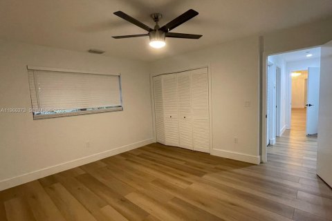 Villa ou maison à louer à Palmetto Bay, Floride: 4 chambres, 286.05 m2 № 2027880 - photo 15