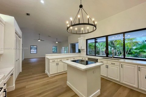Villa ou maison à louer à Palmetto Bay, Floride: 4 chambres, 286.05 m2 № 2027880 - photo 5
