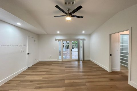 Villa ou maison à louer à Palmetto Bay, Floride: 4 chambres, 286.05 m2 № 2027880 - photo 9