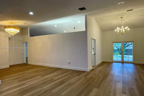 Villa ou maison à louer à Palmetto Bay, Floride: 4 chambres, 286.05 m2 № 2027880 - photo 8