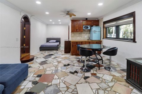 Casa en venta en Miami Springs, Florida, 3 dormitorios, 146.6 m2 № 1740095 - foto 16