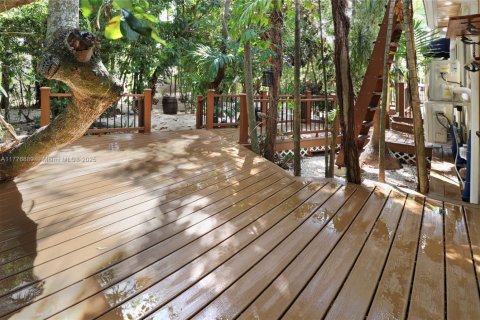 Casa en venta en Miami Springs, Florida, 3 dormitorios, 146.6 m2 № 1740095 - foto 28