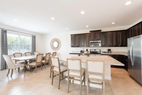 Villa ou maison à vendre à Kissimmee, Floride: 5 chambres, 276.66 m2 № 2112658 - photo 2