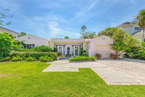 House in Palm Beach Gardens, Florida 3 bedrooms, 232.35 sq.m. № 1775858 - photo 1