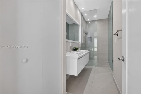 Condo in Doral, Florida, 3 bedrooms in LANDMARK  № 2431320 - photo 26
