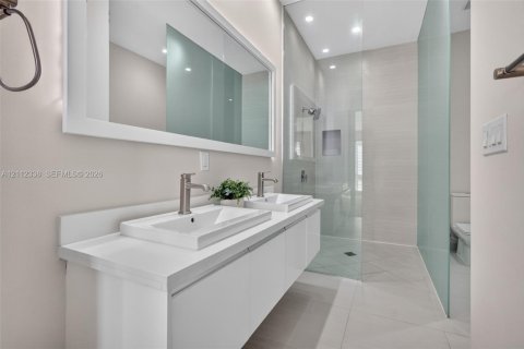 Condo in Doral, Florida, 3 bedrooms in LANDMARK  № 2431320 - photo 28