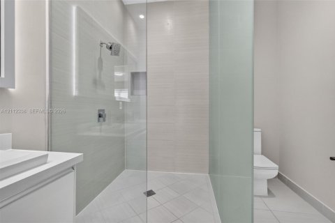 Condo in Doral, Florida, 3 bedrooms in LANDMARK  № 2431320 - photo 29