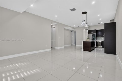 Condo in Doral, Florida, 3 bedrooms in LANDMARK  № 2431320 - photo 3
