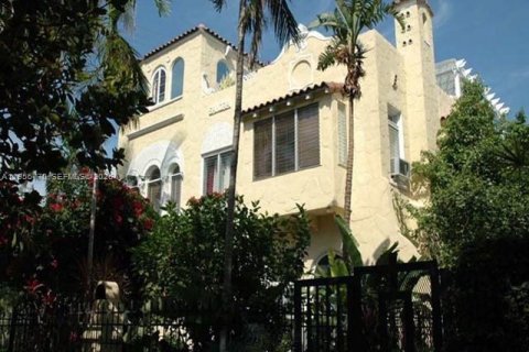 Apartamento en alquiler en Miami Beach, Florida, 1 dormitorio, 838.44 m2 № 2011787 - foto 2