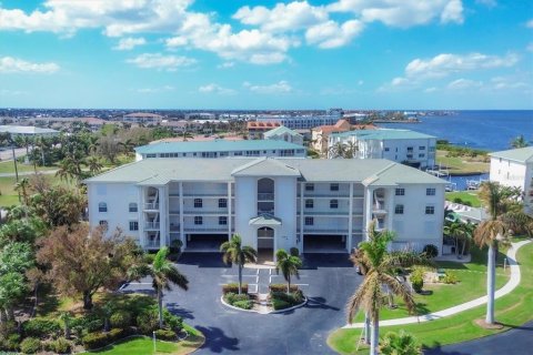 Condo in Punta Gorda, Florida, 3 bedrooms  № 1876812 - photo 2