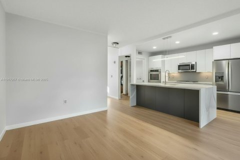 Купить таунхаус в Майами, Флорида 3 спальни, 147.16м2, № 1973951 - фото 8