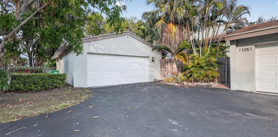 Таунхаус в Майами, Флорида 3 спальни, 147.16м2 № 1973951