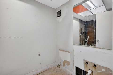 Купить таунхаус в Майами, Флорида 3 спальни, 147.16м2, № 1973951 - фото 19