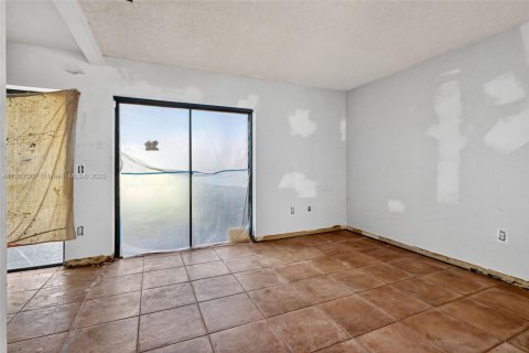 Купить таунхаус в Майами, Флорида 3 спальни, 147.16м2, № 1973951 - фото 11