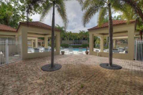 Condo in Plantation, Florida, 3 bedrooms  № 856237 - photo 1