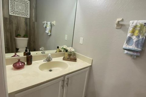 Adosado en alquiler en Kissimmee, Florida, 3 dormitorios, 187.01 m2 № 1843414 - foto 5