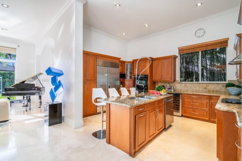 Снять в аренду виллу или дом в Уэстон, Флорида 5 спален, 356.19м2, № 1822202 - фото 7