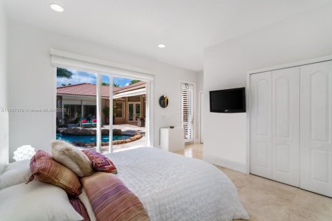 Снять в аренду виллу или дом в Уэстон, Флорида 5 спален, 356.19м2, № 1822202 - фото 16