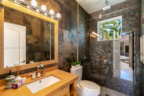 Снять в аренду виллу или дом в Уэстон, Флорида 5 спален, 356.19м2, № 1822202 - фото 18