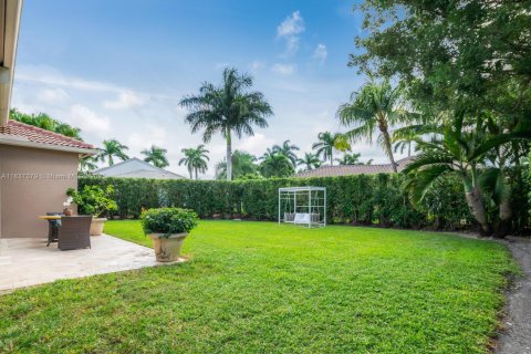 Снять в аренду виллу или дом в Уэстон, Флорида 5 спален, 356.19м2, № 1822202 - фото 26