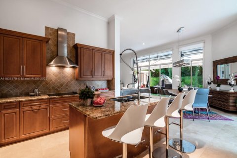 Снять в аренду виллу или дом в Уэстон, Флорида 5 спален, 356.19м2, № 1822202 - фото 8