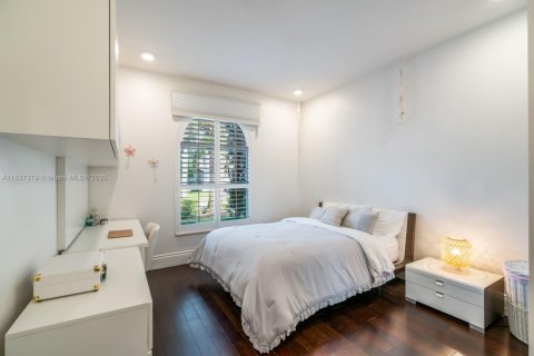 Снять в аренду виллу или дом в Уэстон, Флорида 5 спален, 356.19м2, № 1822202 - фото 19