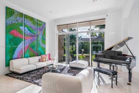 Снять в аренду виллу или дом в Уэстон, Флорида 5 спален, 356.19м2, № 1822202 - фото 2