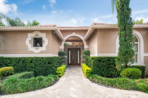 Снять в аренду виллу или дом в Уэстон, Флорида 5 спален, 356.19м2, № 1822202 - фото 29