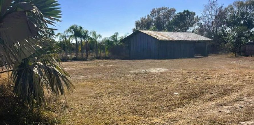 Terreno en Frostproof, Florida № 2095134