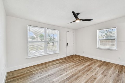Casa en venta en Tampa, Florida, 3 dormitorios, 117.06 m2 № 1666919 - foto 11