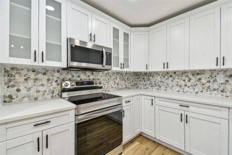 Casa en venta en Tampa, Florida, 3 dormitorios, 117.06 m2 № 1666919 - foto 22