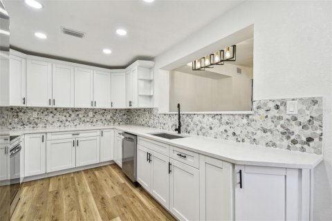 Casa en venta en Tampa, Florida, 3 dormitorios, 117.06 m2 № 1666919 - foto 19